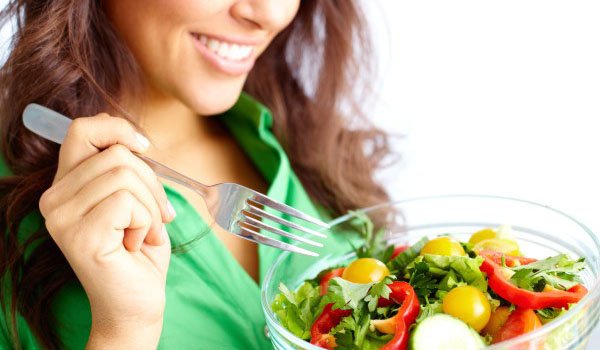 Nutricionista Ananda Verena dá dicas para uma alimentação adequada e saudável no verão