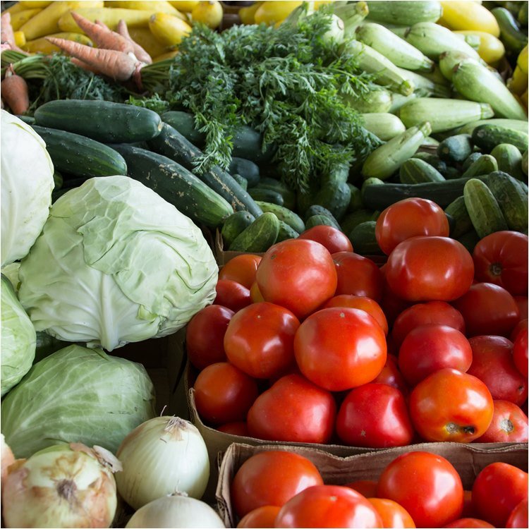 Frutas e Vegetais por Mark Stebnicki / Pexels - sortimentos.com