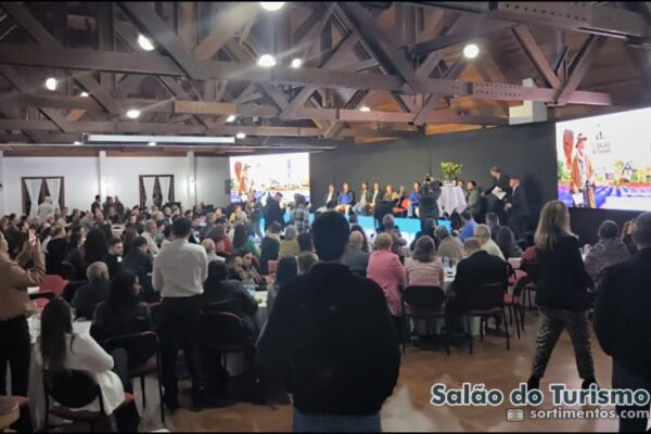 Abertura do Salão do Turismo de Campos Gerais - sortimentos.com