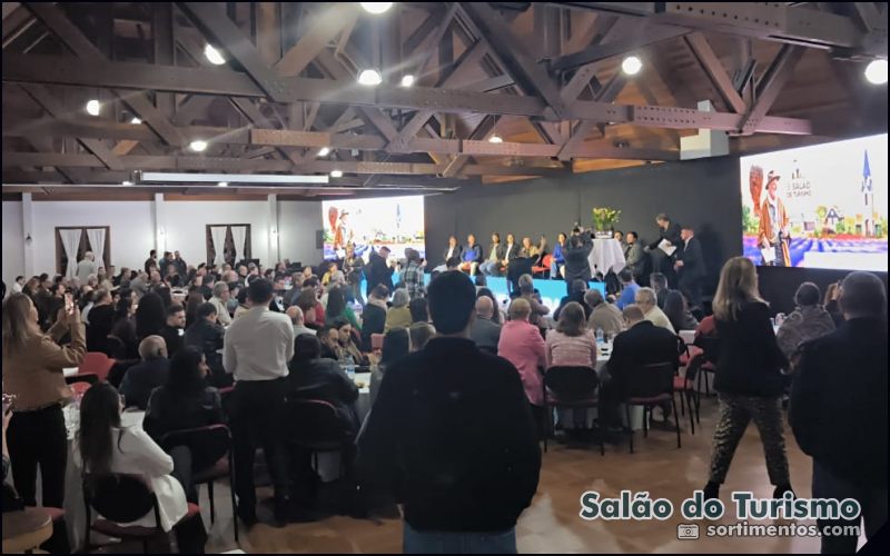 Abertura do Salão do Turismo de Campos Gerais - sortimentos.com