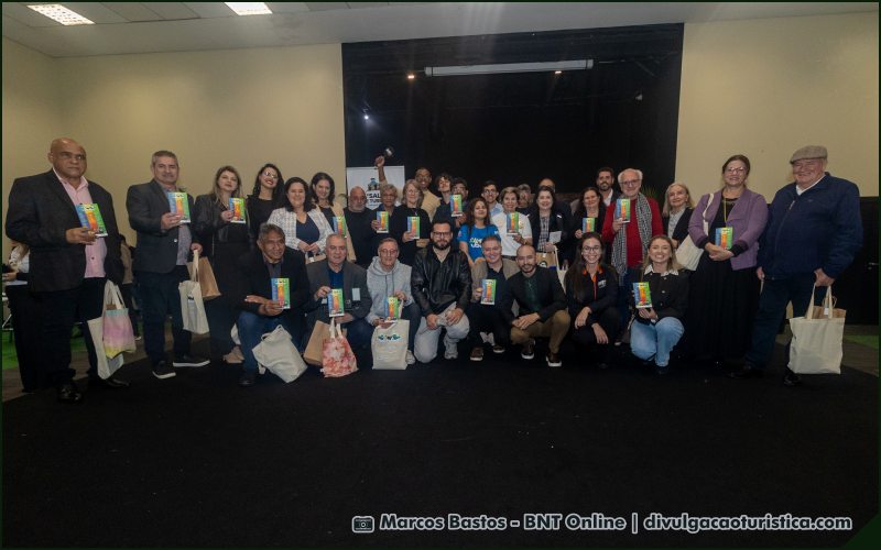 30 Jornalistas nacionais especializados em turismo prestigiaram o lançamento do Guia Conheça Campos Gerais do Paraná - divulgacaoturistica.com