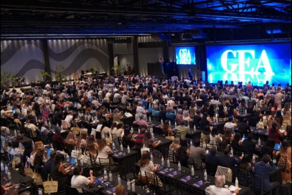 Centro de Eventos e Convenções de Iryapú, em Puerto Iguazú, na Argentina, estreia com encontro internacional do Grupo GEA - sortimentos.com