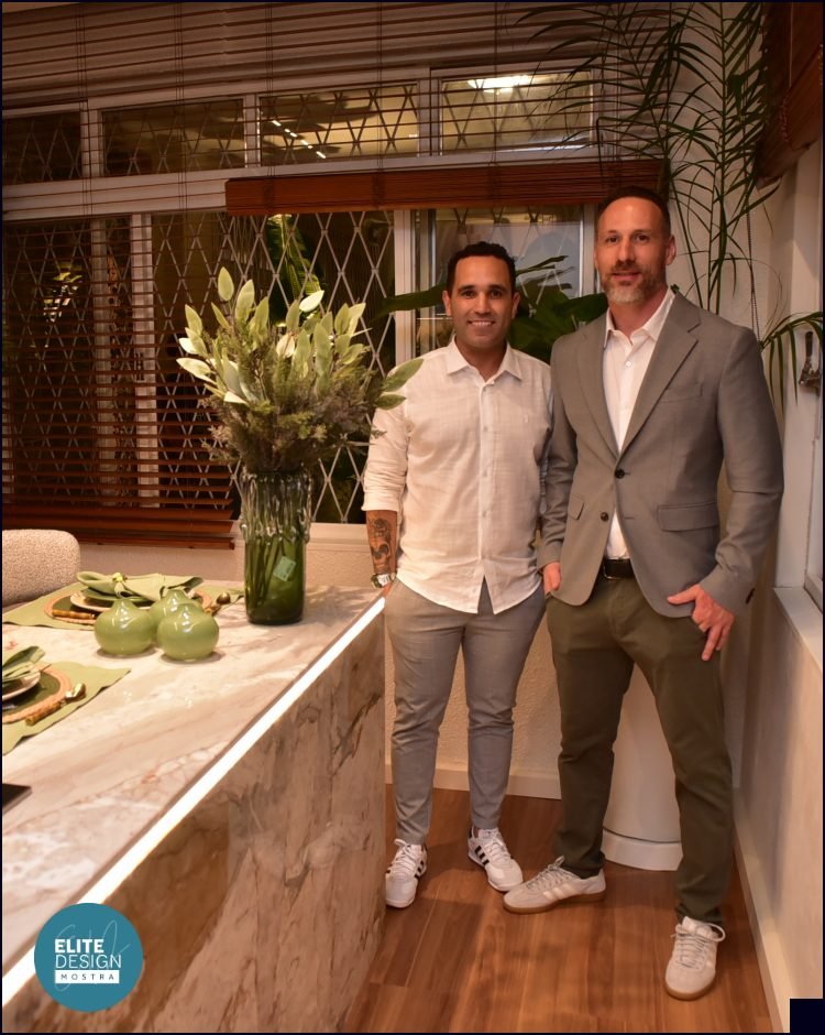 Cozinha minimalista dos arquitetos Christian Gastaldo e Rodrigo Padilha na Mostra Elite Design