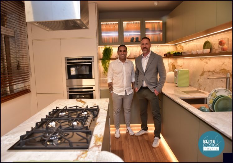 Cozinha minimalista dos arquitetos Christian Gastaldo e Rodrigo Padilha na Mostra Elite Design