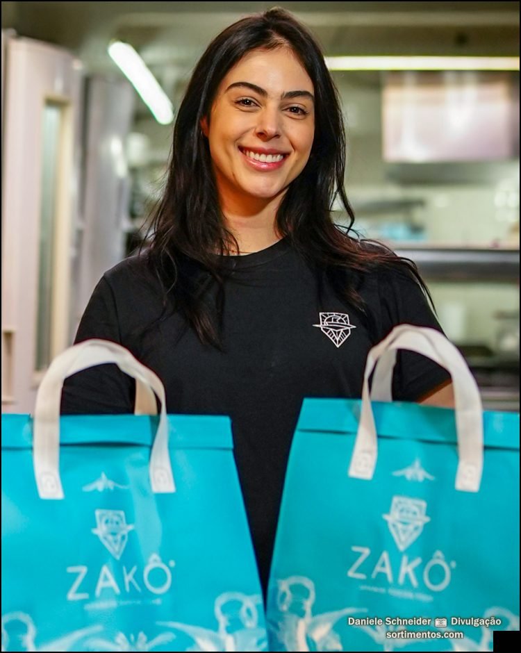 Daniele Schneider - Zakô Sushi Delivery em Porto Alegre