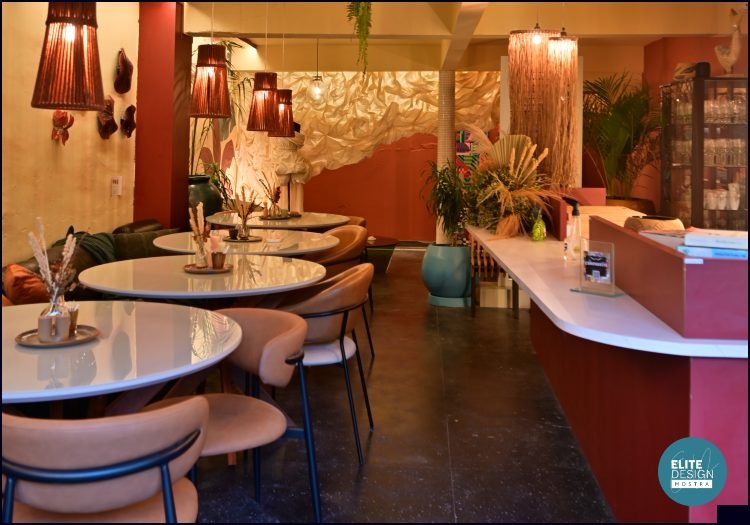 Caroline Oliveira e Lucas James Becker assinam 'La Cumparsita Café Lobby Hotel' da Mostra Elite Design