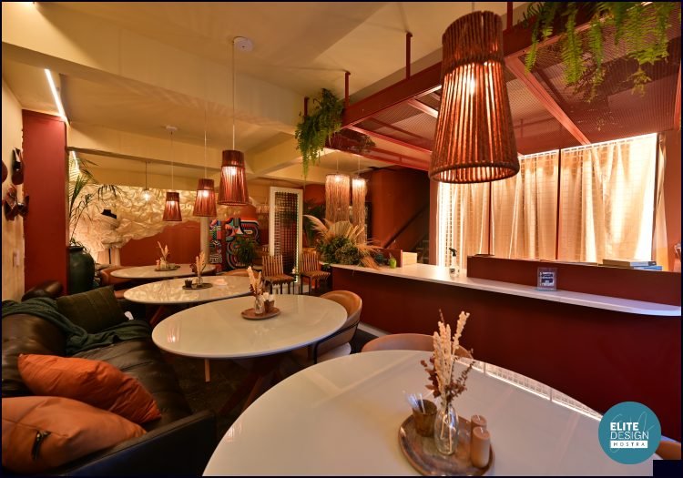 Caroline Oliveira e Lucas James Becker assinam 'La Cumparsita Café Lobby Hotel' da Mostra Elite Design