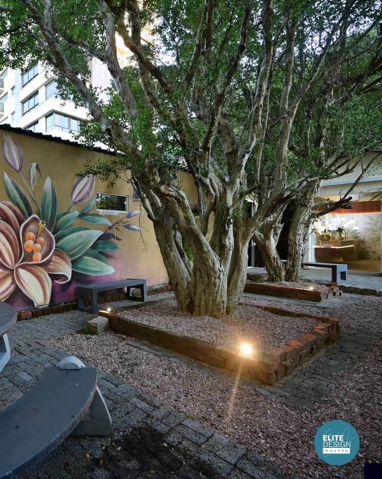 Camila Krüger apresenta 'Aura – Reconexão: Toilet & Garden' na Mostra Elite Design
