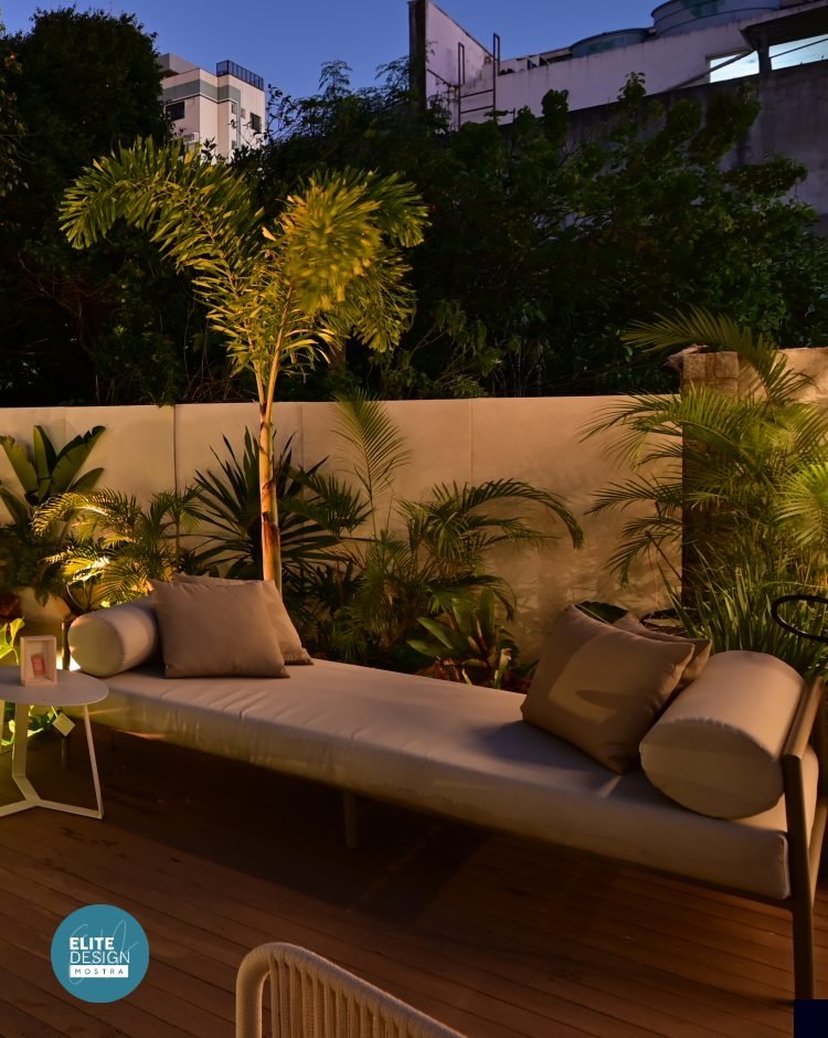 Ambiente 'Refúgio Tropicano' de Eveline Toledo e Marcio Mello na Mostra Elite Design 