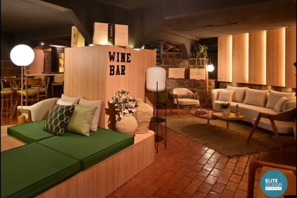 Ambiente 'Wine Bar – Entre Taças e Histórias' na Mostra Elite Design