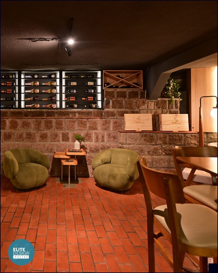 Ambiente 'Wine Bar – Entre Taças e Histórias' na Mostra Elite Design