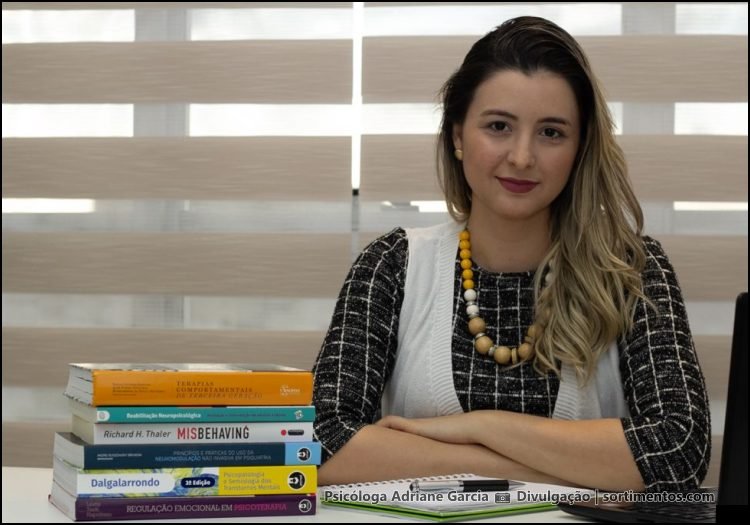Psicóloga Adriane Garcia destaca impacto positivo da convivência dos netos com os avós